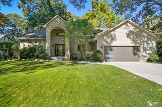 8232 Island Boulevard, Grosse Ile Twp, MI 48138