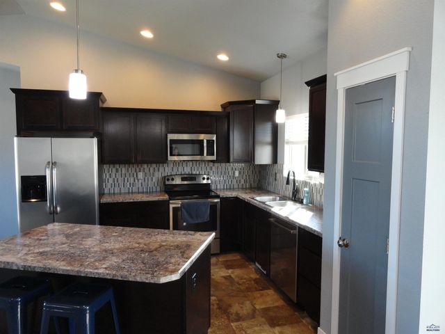 10049 KAELEM CT, Summerset, SD 57718