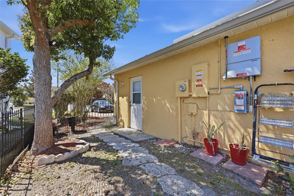 Image 26 of property listing at 12315 KENTON COURT, Orlando, FL 32837