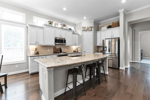 561 Rolling Brook Lane, Pinehurst, TX 77362