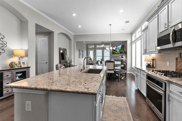 561 Rolling Brook Lane, Pinehurst, TX 77362