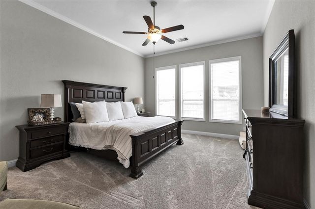 561 Rolling Brook Lane, Pinehurst, TX 77362