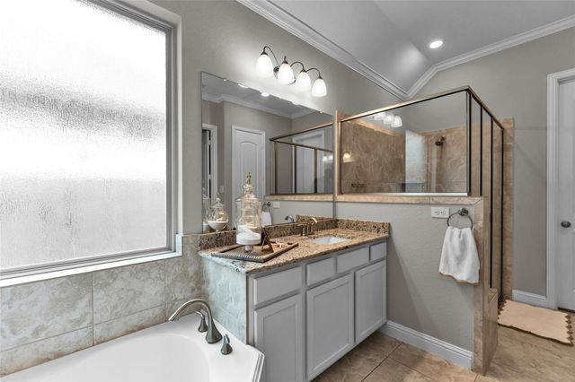 561 Rolling Brook Lane, Pinehurst, TX 77362