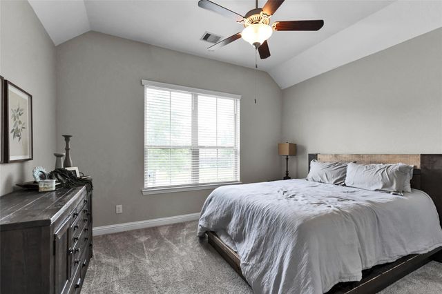 561 Rolling Brook Lane, Pinehurst, TX 77362