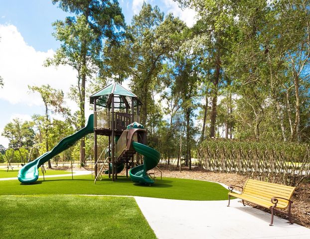 561 Rolling Brook Lane, Pinehurst, TX 77362