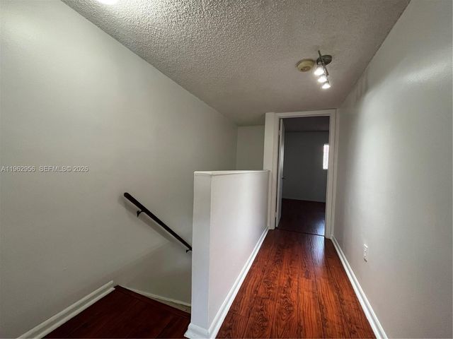 407 E Palm Cir E, Pembroke Pines, FL 33025