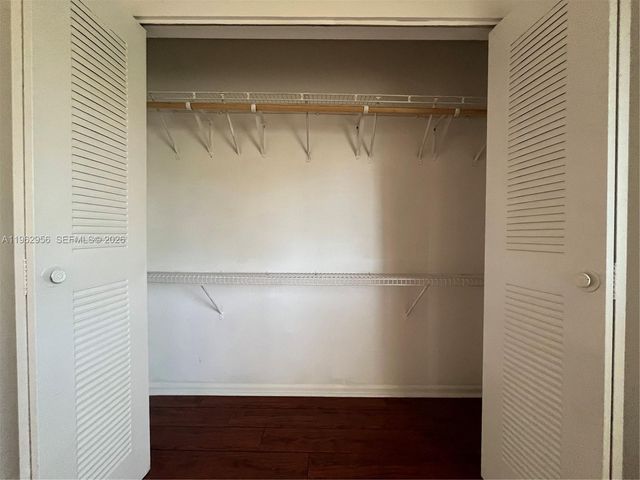 407 E Palm Cir E, Pembroke Pines, FL 33025