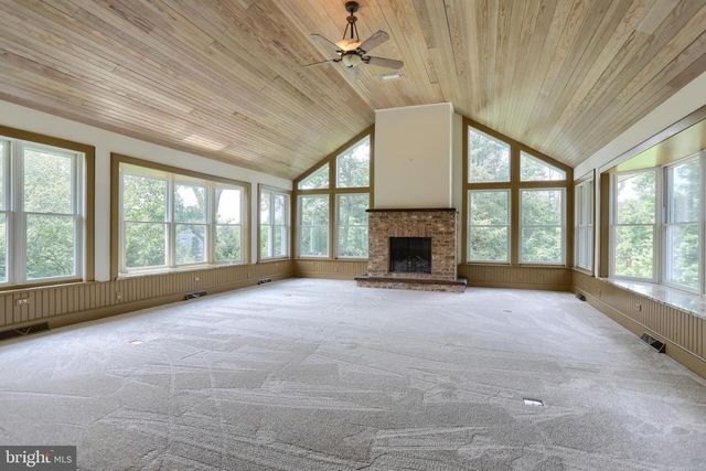 1111 BEAR CREEK RD, Elizabethtown, PA 17022