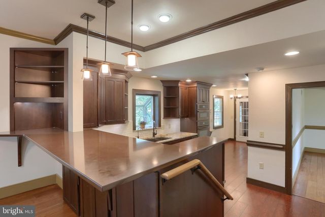 1111 BEAR CREEK RD, Elizabethtown, PA 17022