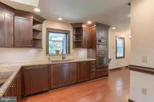 1111 BEAR CREEK RD, Elizabethtown, PA 17022