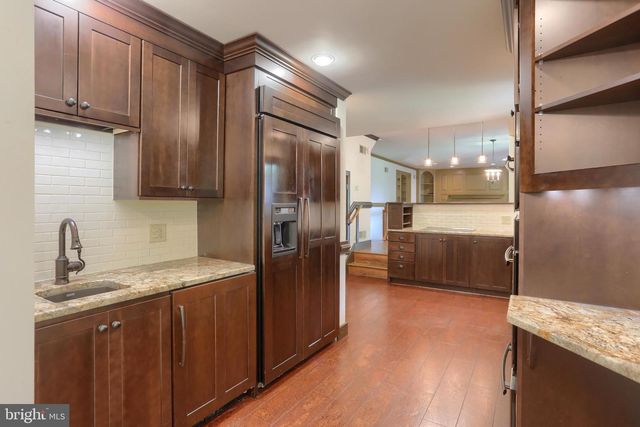 1111 BEAR CREEK RD, Elizabethtown, PA 17022