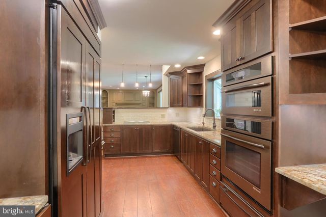 1111 BEAR CREEK RD, Elizabethtown, PA 17022