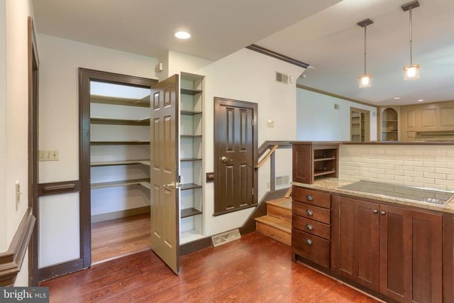 1111 BEAR CREEK RD, Elizabethtown, PA 17022