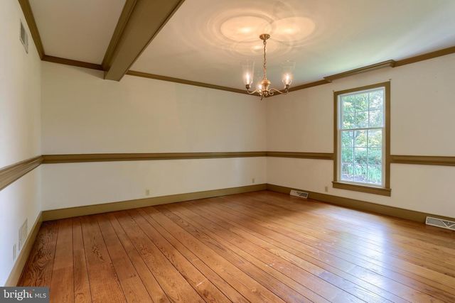 1111 BEAR CREEK RD, Elizabethtown, PA 17022