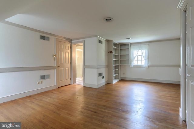 1111 BEAR CREEK RD, Elizabethtown, PA 17022