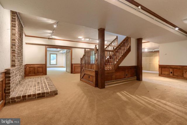 1111 BEAR CREEK RD, Elizabethtown, PA 17022