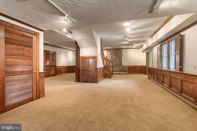 1111 BEAR CREEK RD, Elizabethtown, PA 17022