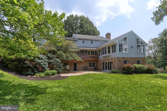 1111 BEAR CREEK RD, Elizabethtown, PA 17022