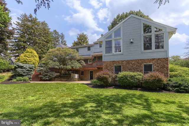 1111 BEAR CREEK RD, Elizabethtown, PA 17022