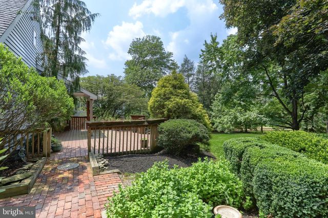 1111 BEAR CREEK RD, Elizabethtown, PA 17022