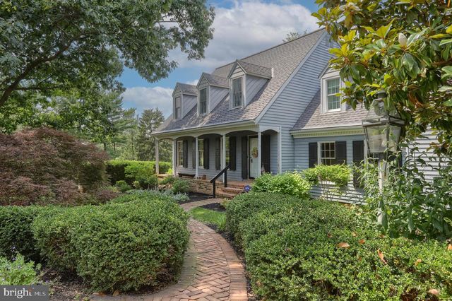 1111 BEAR CREEK RD, Elizabethtown, PA 17022