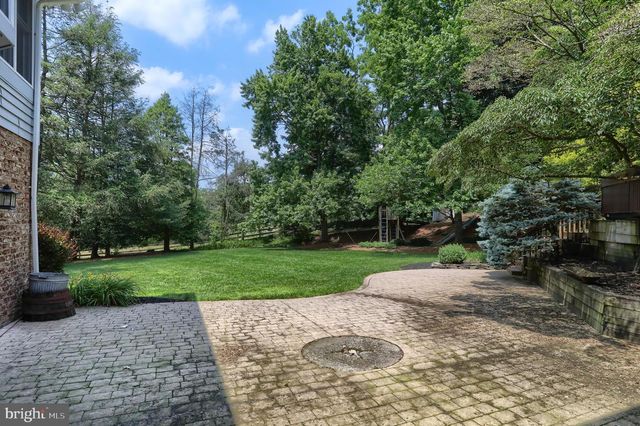 1111 BEAR CREEK RD, Elizabethtown, PA 17022