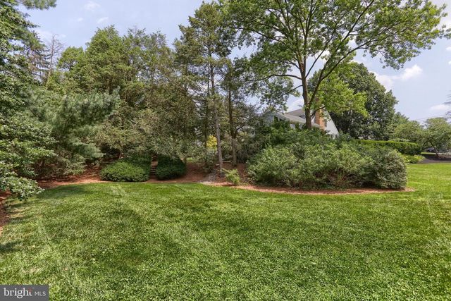 1111 BEAR CREEK RD, Elizabethtown, PA 17022