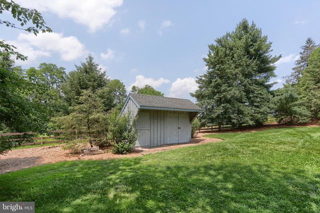 1111 BEAR CREEK RD, Elizabethtown, PA 17022