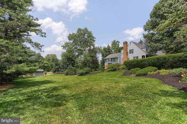 1111 BEAR CREEK RD, Elizabethtown, PA 17022