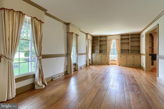 1111 BEAR CREEK RD, Elizabethtown, PA 17022
