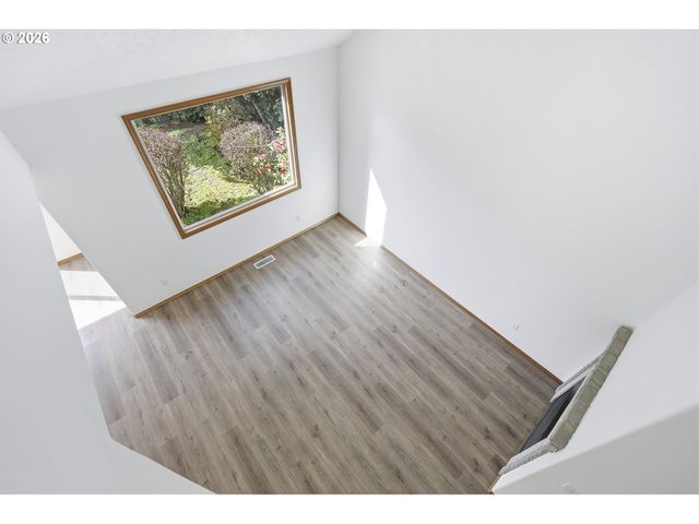 5718 Se STEELE St, Portland, OR 97206