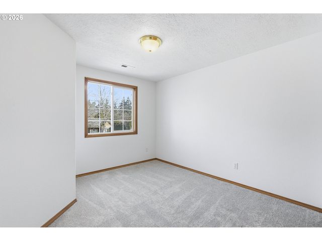 5718 Se STEELE St, Portland, OR 97206