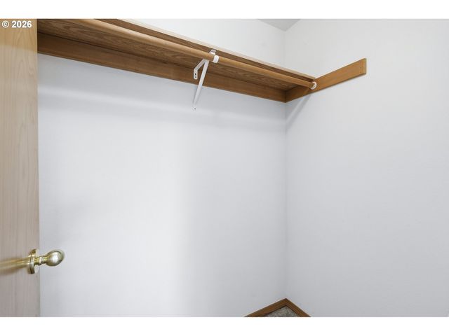 5718 Se STEELE St, Portland, OR 97206