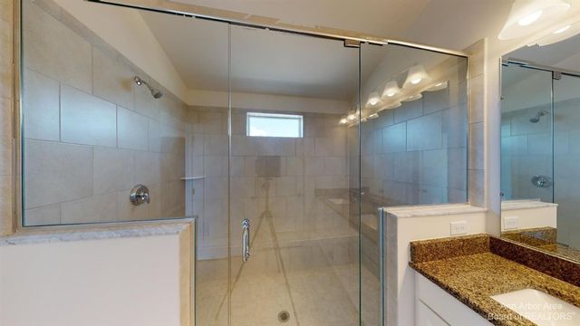 2704 S Spurway Drive, Ann Arbor, MI 48105