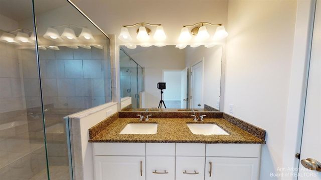 2704 S Spurway Drive, Ann Arbor, MI 48105
