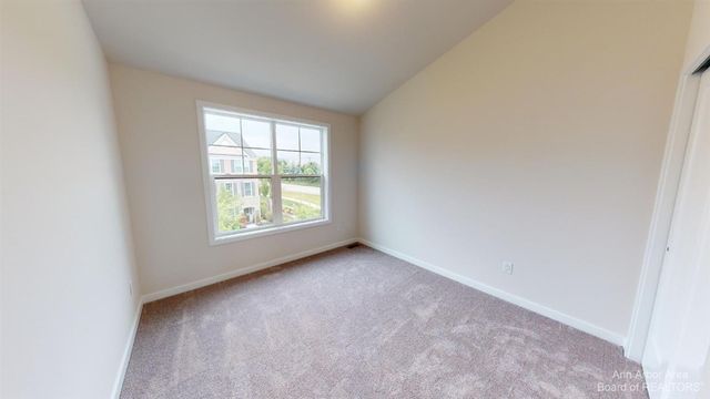 2704 S Spurway Drive, Ann Arbor, MI 48105