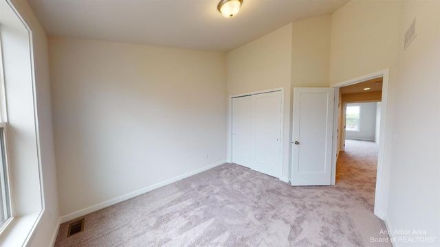 2704 S Spurway Drive, Ann Arbor, MI 48105