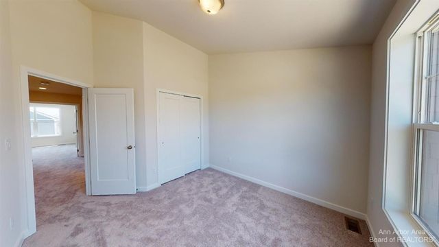 2704 S Spurway Drive, Ann Arbor, MI 48105