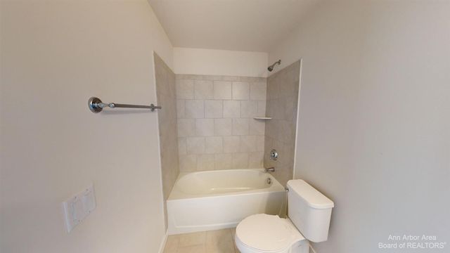 2704 S Spurway Drive, Ann Arbor, MI 48105