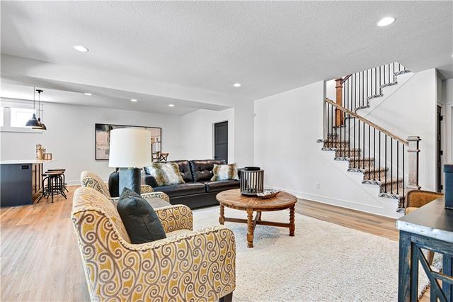 22141 W 94th Terrace, Lenexa, KS 66220