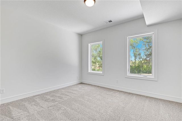 22141 W 94th Terrace, Lenexa, KS 66220