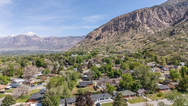 1115 E COLLINS BLVD, Ogden, UT 84404