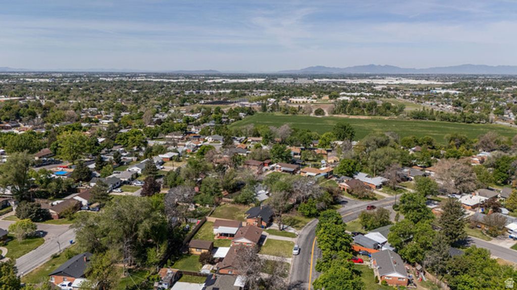 Image 30 of property listing at 1115 E COLLINS BLVD, Ogden, UT 84404