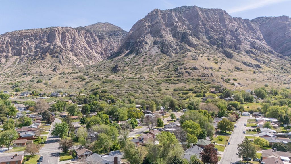 Image 34 of property listing at 1115 E COLLINS BLVD, Ogden, UT 84404