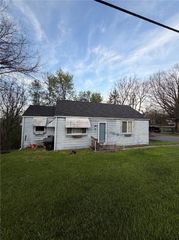 2200 Orchard Hill Rd, Jefferson Hills, PA 15332
