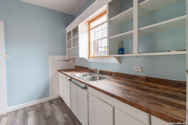 703 E Highland, San Antonio, TX 78210