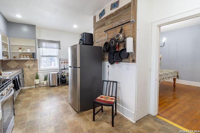 703 E Highland, San Antonio, TX 78210