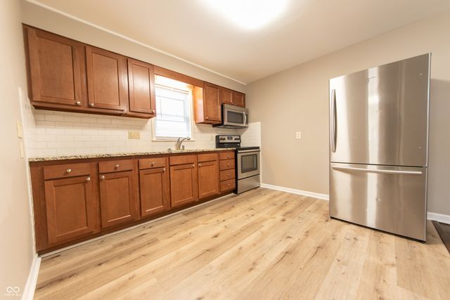 1609 Meridian Street, Columbus, IN 47201