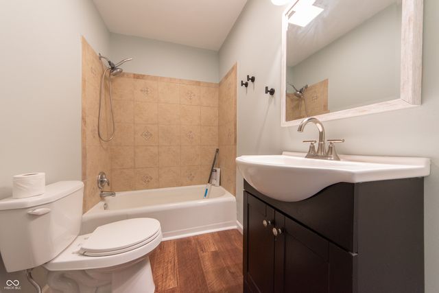 1609 Meridian Street, Columbus, IN 47201