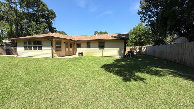 21 Mary Esther Drive, Mary Esther, FL 32569